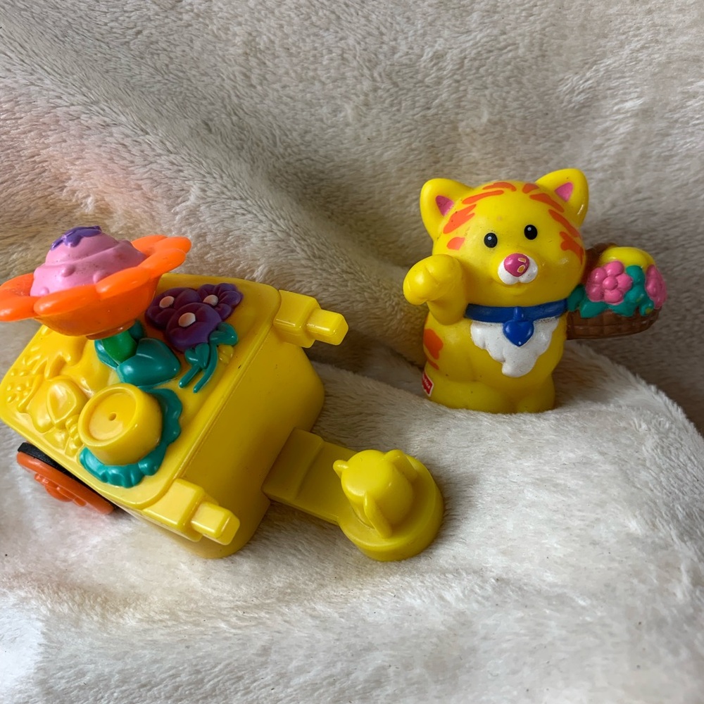 Little People Cat Wheelbarrow Magic Spinning Flowers VTG  Sweet Garden Set 2001